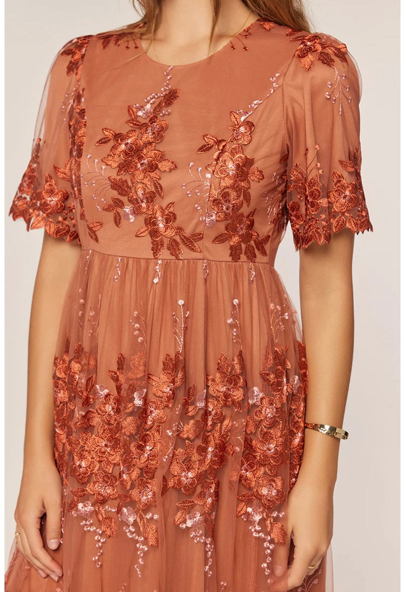 Embroidered Terracotta Midi Dress(NEW)