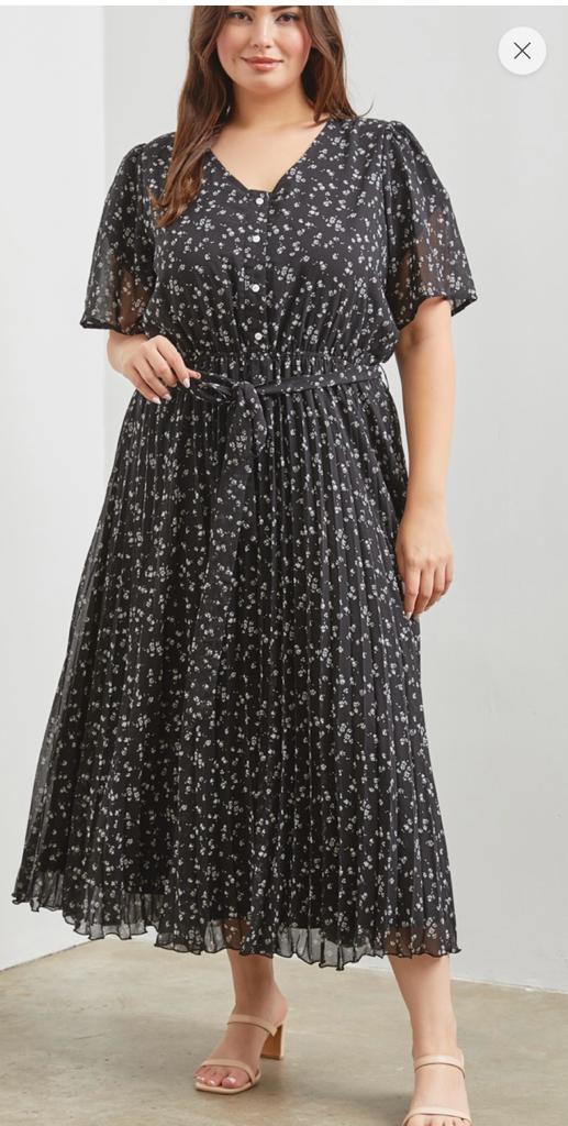 Amelia Black Pleated Dress (PLUS SIZE)
