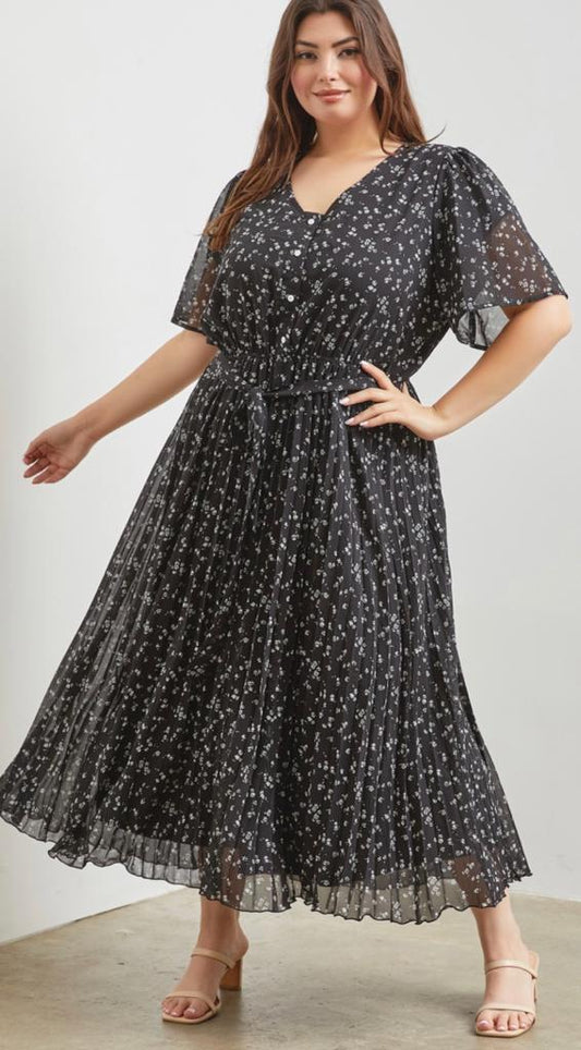Amelia Black Pleated Dress      (PLUS SIZE)