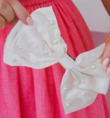 Dara Pearl bow